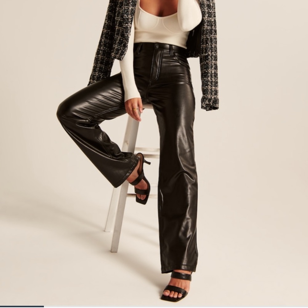 Abercrombie & Fitch Curve 90’s Relaxed Leather Pants